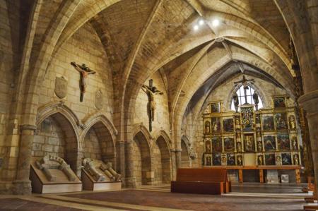 Iglesia de San Esteban. Claustro. Museo del retablo (2)