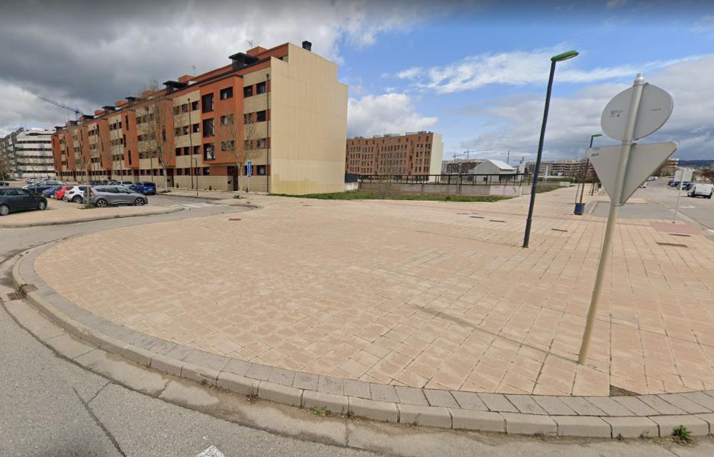 Imagen 17/4/23 El Ayuntamiento de Burgos cede una parcela a SOMACYL para la construcción de viviendas colaborativas protegidas en régimen de alquiler