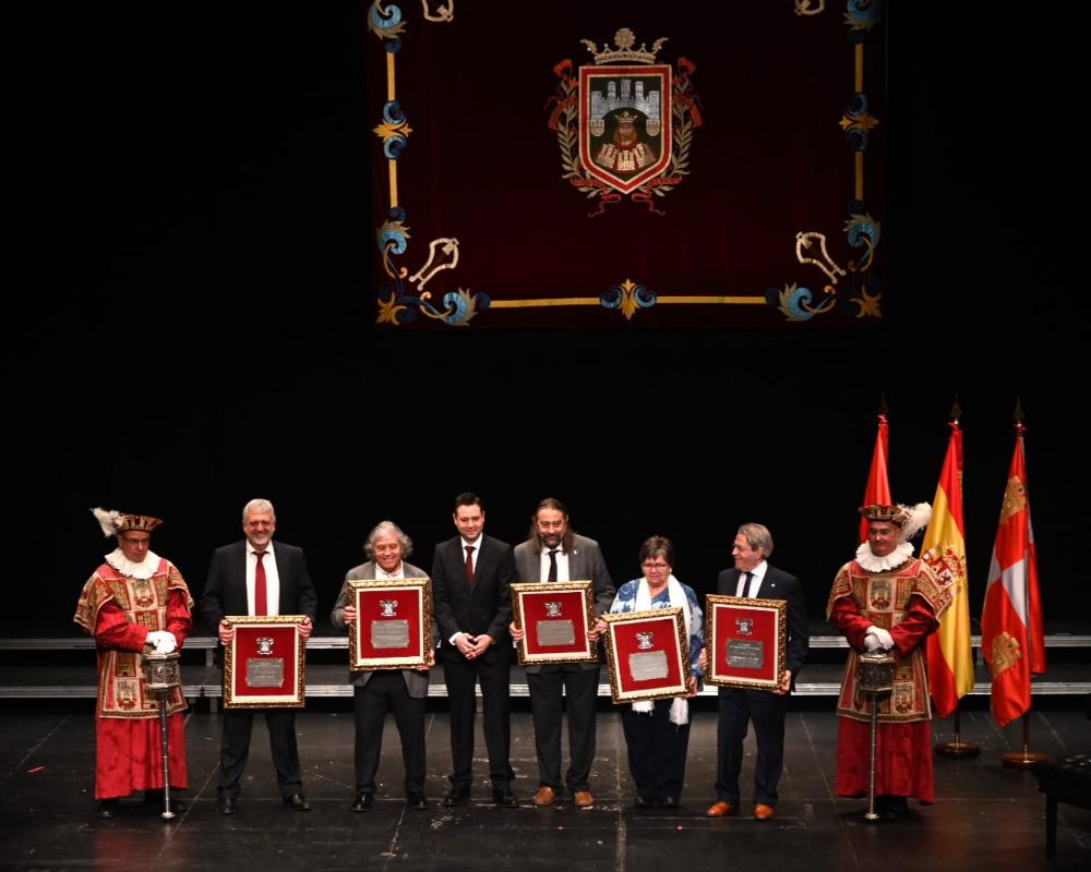 Imagen 20/12/2022 EL AYUNTAMIENTO DE BURGOS CONCEDE CINCO TÍTULOS HONORÍFICOS A PERSONALIDADES Y ENTIDADES DE LA CIUDAD RECONOCIDAS EN DIFERENTES ÁMBITOS