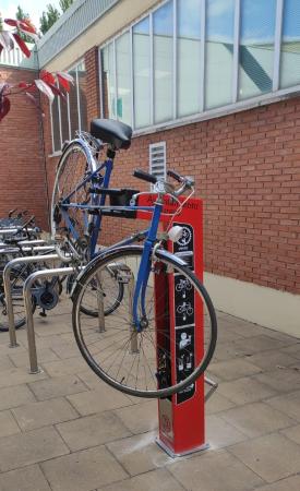 Image 29/5/23 El Ayuntamiento de Burgos habilita cuatro puestos de autorreparación de bicicletas