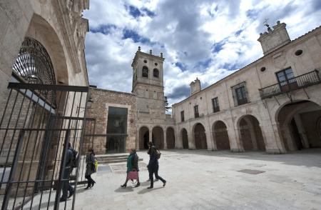 Image Hospital del Rey et l’Ermitage de San Amaro