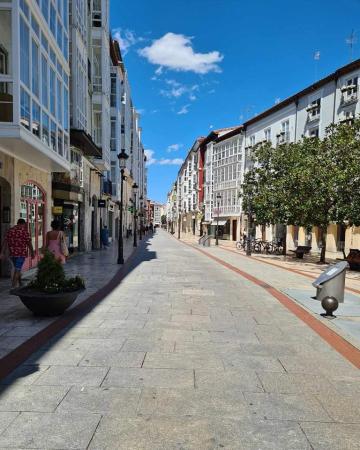 Image BURGOS. CIUDAD TURÍSTICO-COMERCIAL